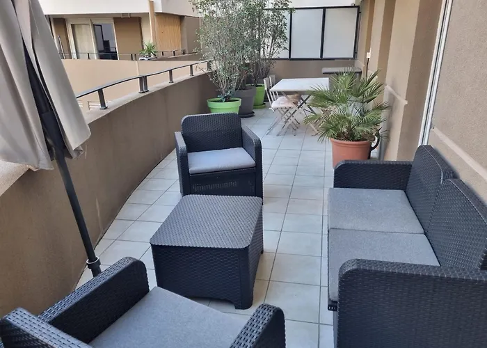 Grand Appartement Avec Garage Et Terrasse