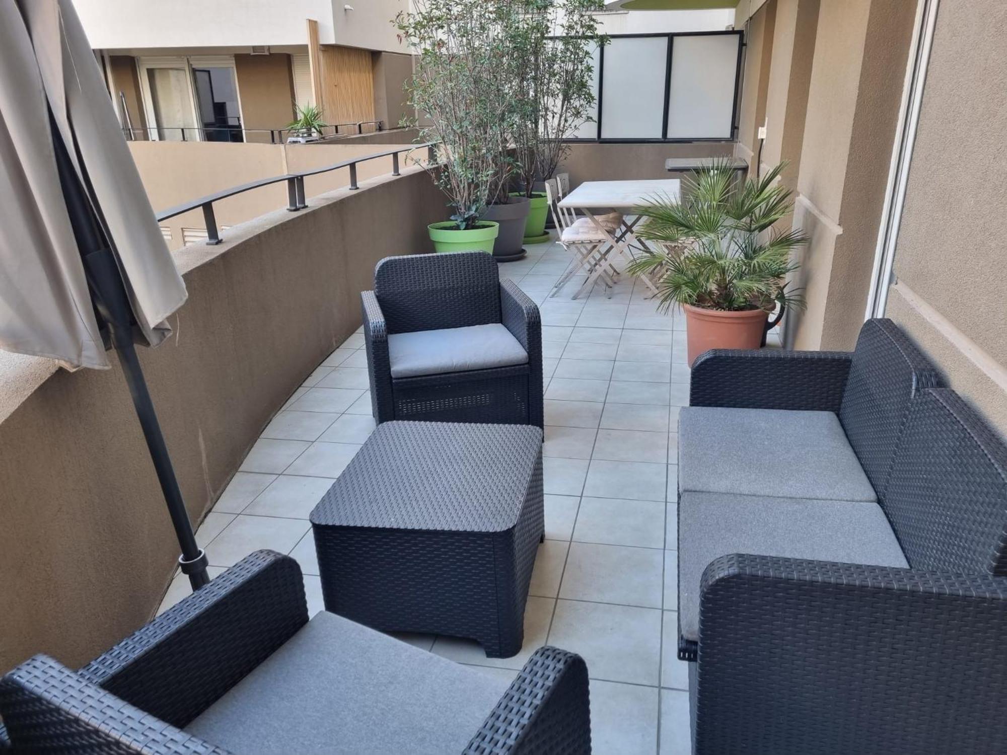 Grand Avec Garage Et Terrasse Castelnau-le-Lez